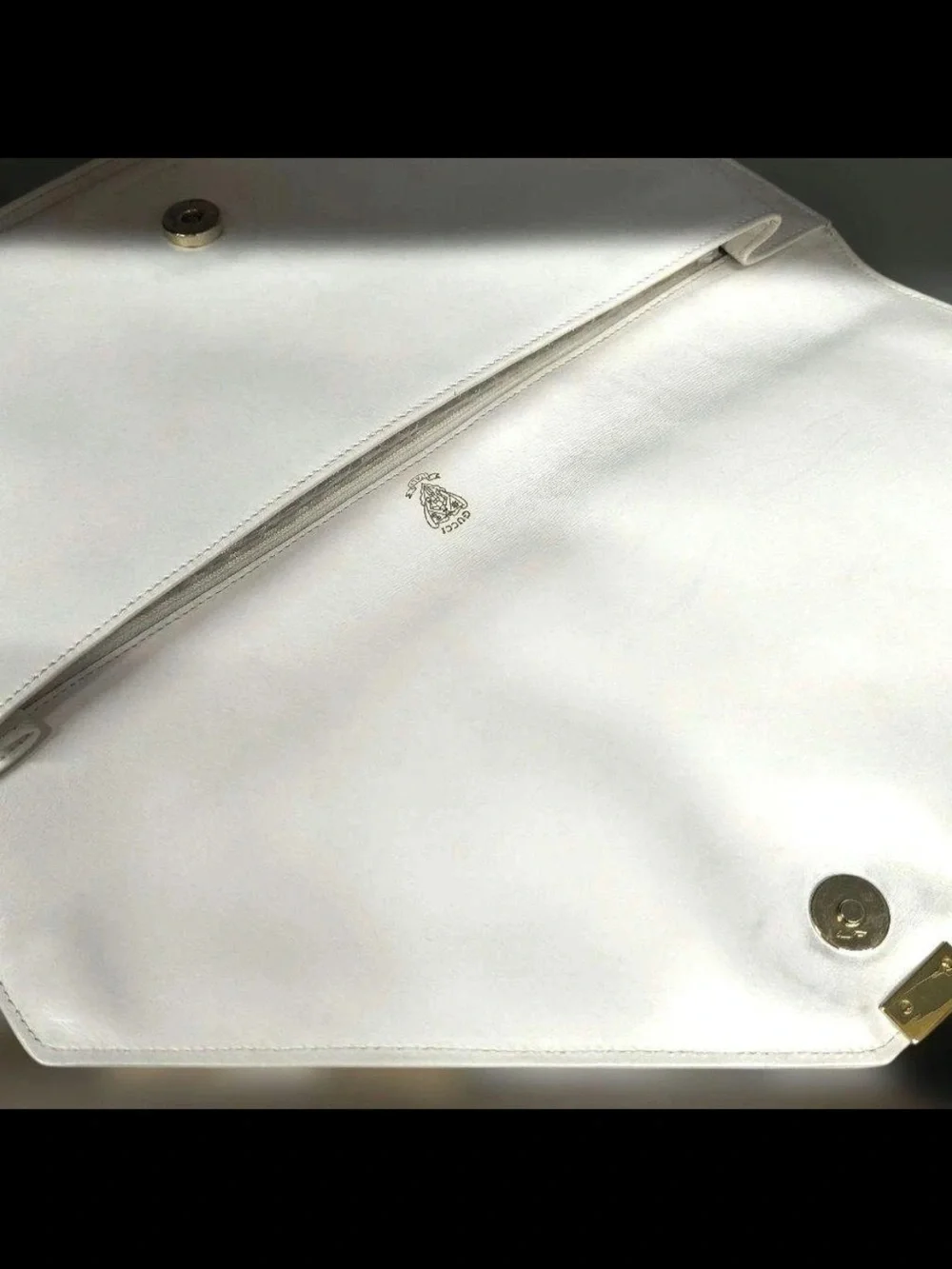 Gucci White Envelope Leather Clutch with Gold-Tone Hardware
